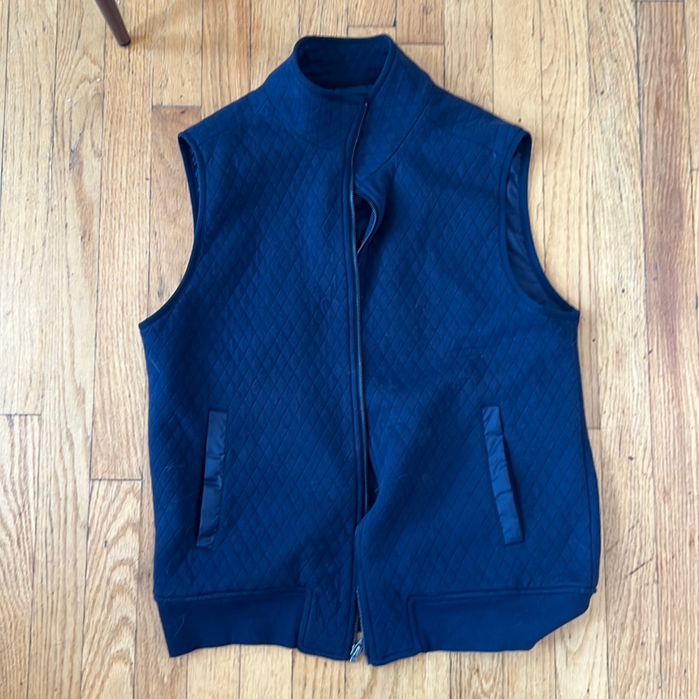 Men’s navy vest
